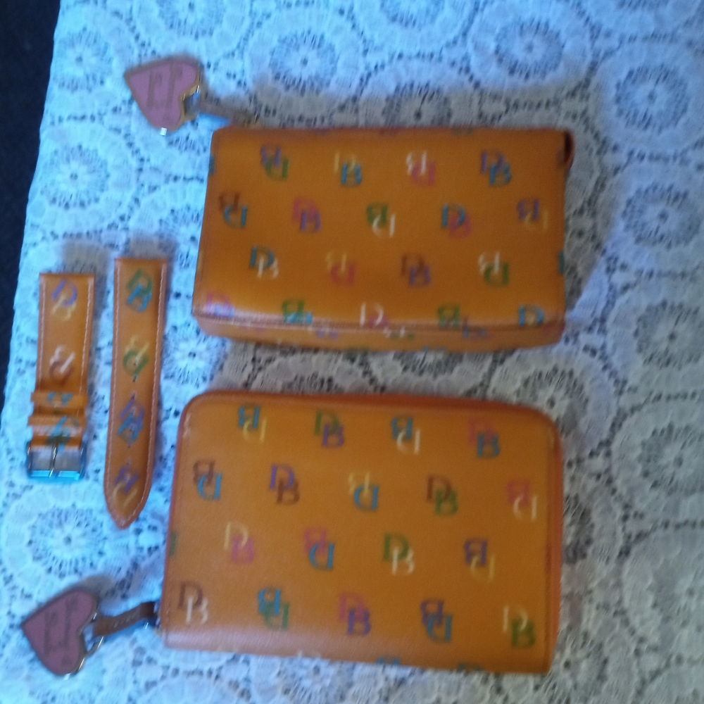 Vtg Dooney & Bourke Wallet and Small Case Tangerine NWOT